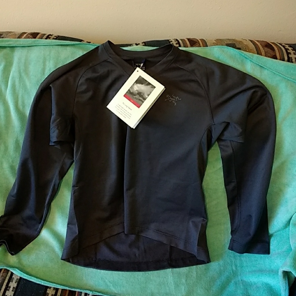 Arc'teryx long sleeve Women's Small NWT