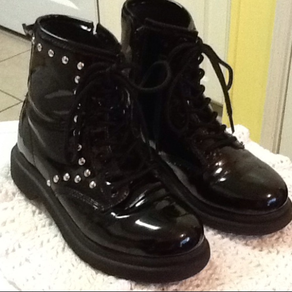 Cute Size 2 Black Shoes By D-Signed Disney