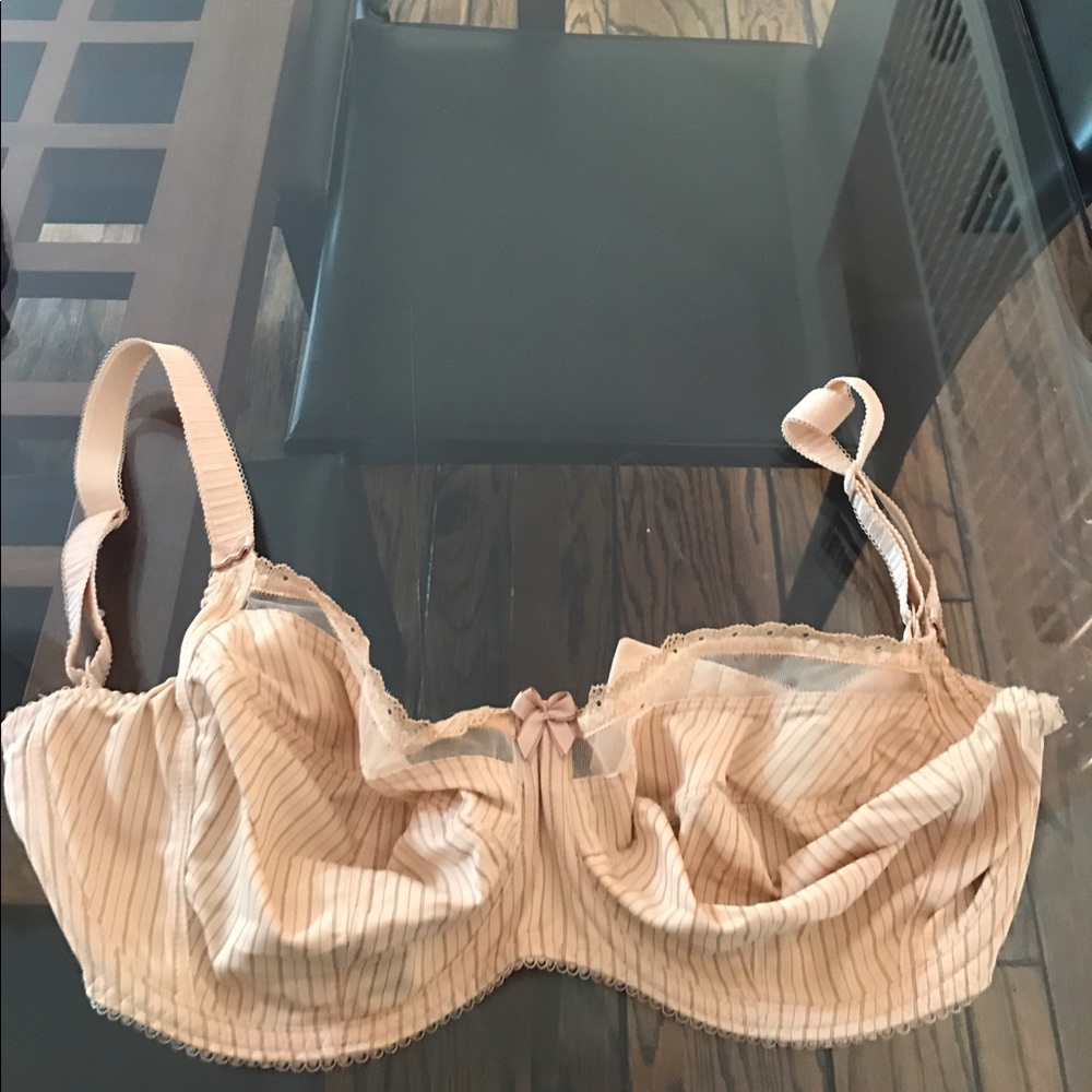 Nude bra!