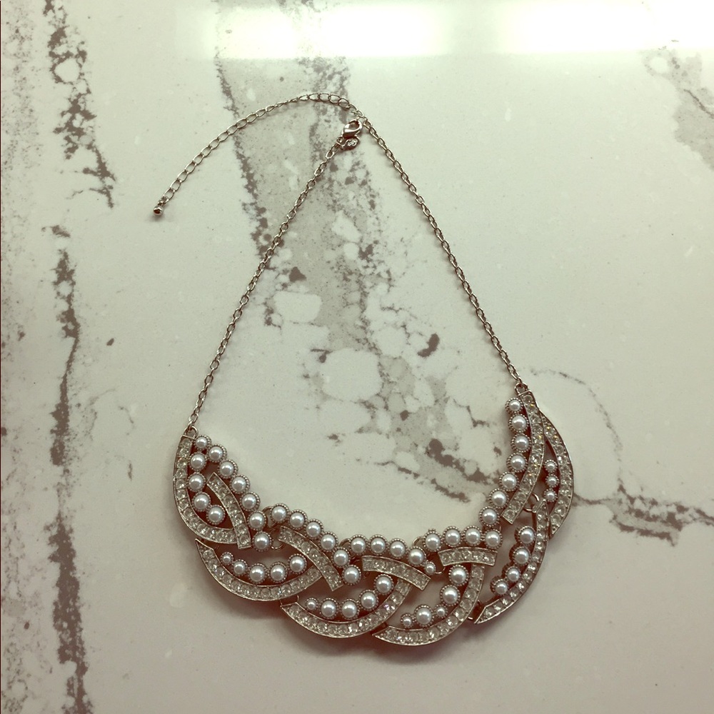 Premier jewelry necklace, very glamorous!