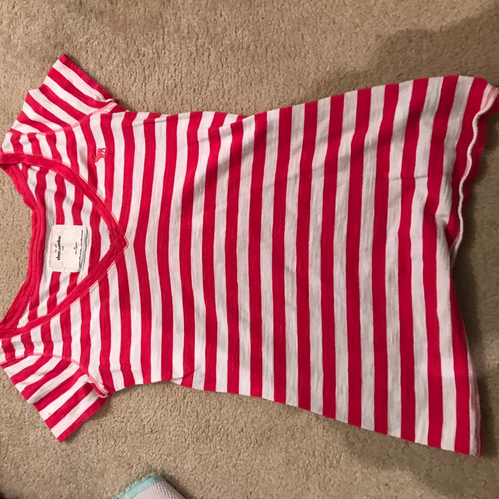 cute tee!!