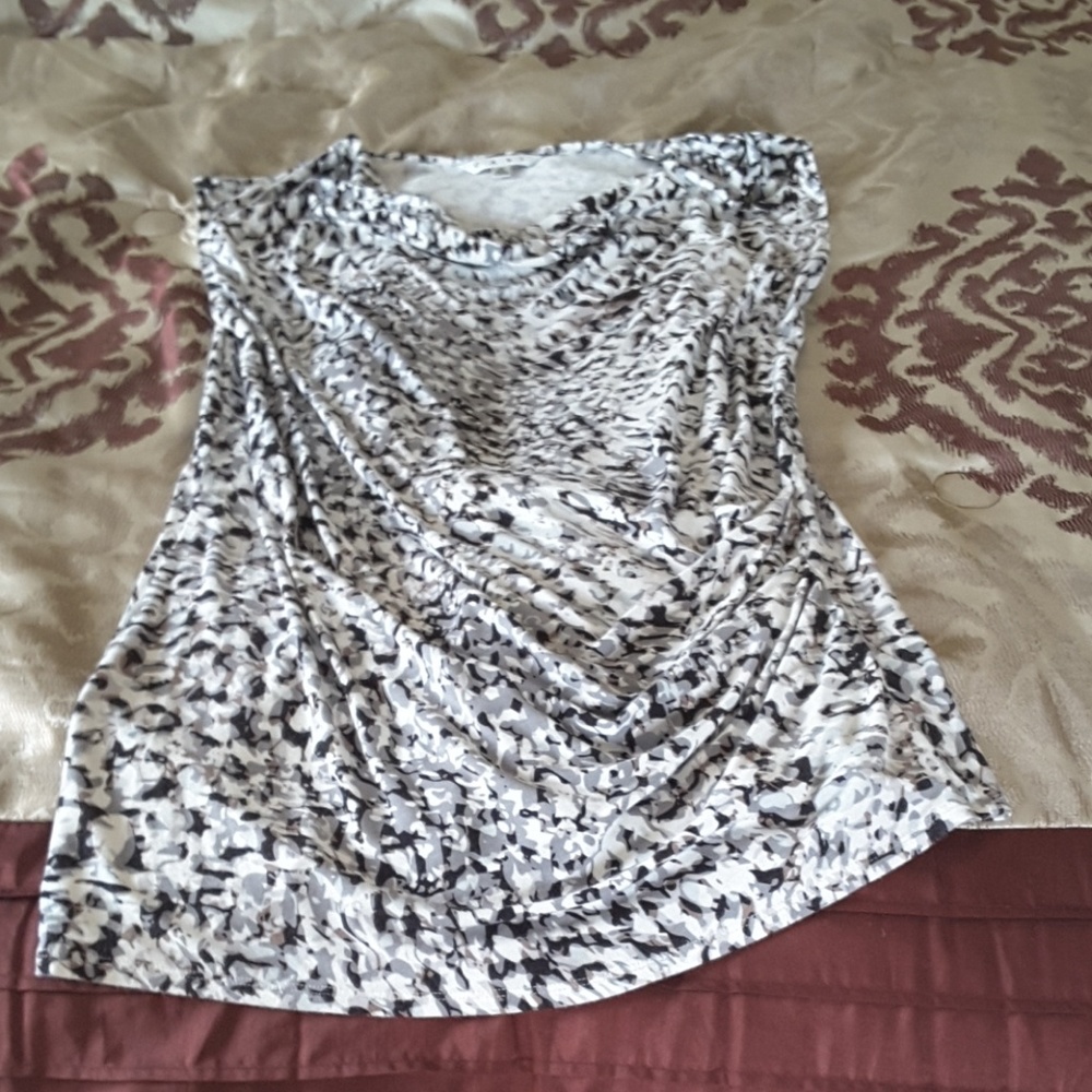 EUC CAbi sleeveless tunic. Size Medium