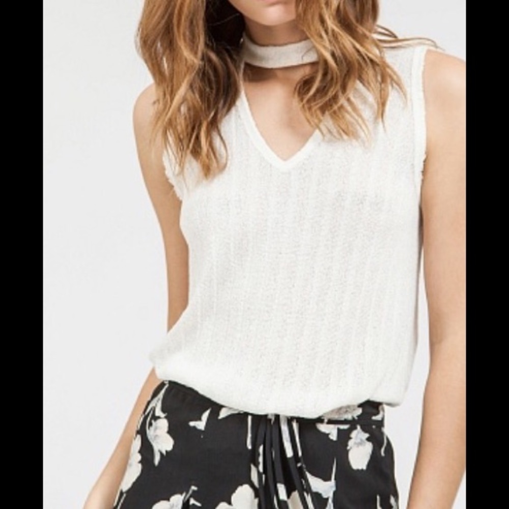 White choker tank