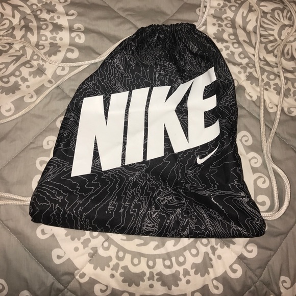 Nike Handbags - Nike drawstring bag