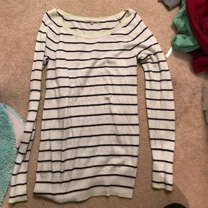 light long sleeved sweater