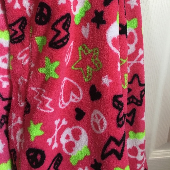 Plush Robe - Picture 3 of 4