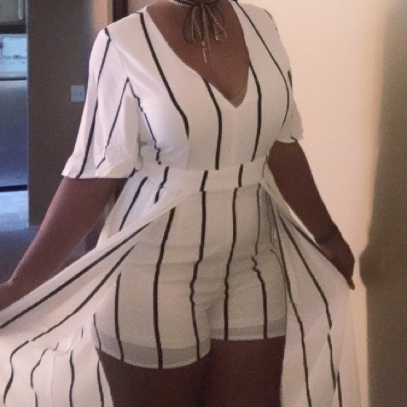 Black Striped Maxi Romper - NWT - Sz Med - Last 1 - Picture 2 of 4