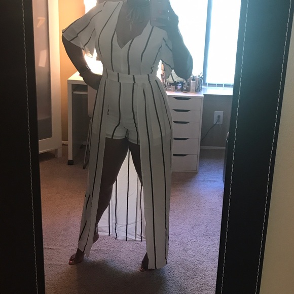 Black Striped Maxi Romper - NWT - Sz Med - Last 1 - Picture 4 of 4