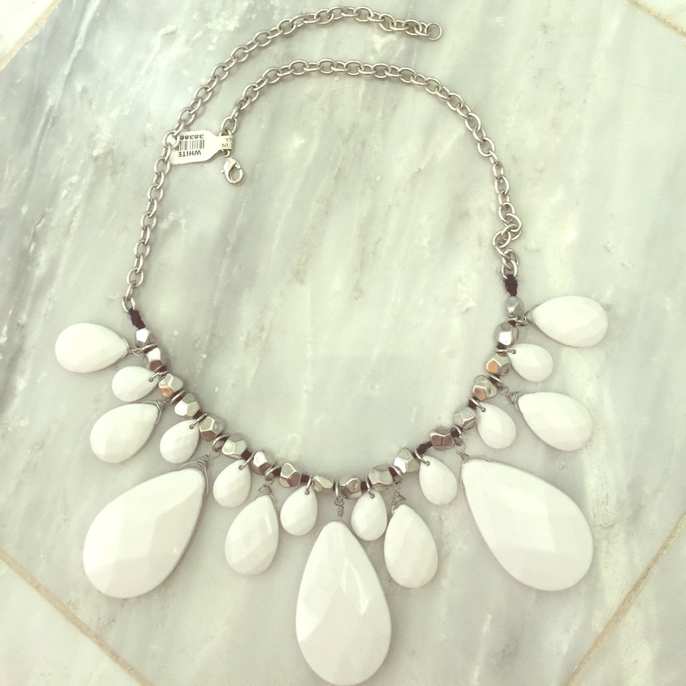 White statement necklace