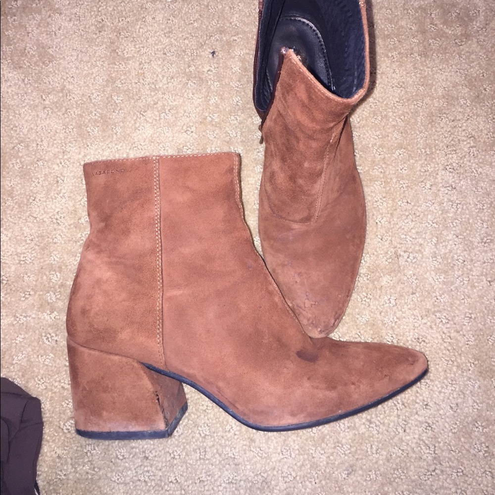 UO BOOTIES~ Brown 💘