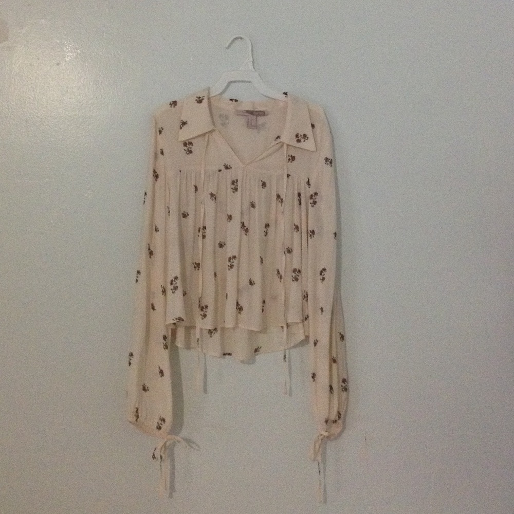 Floral patterned sheer peach blouse Forever 21