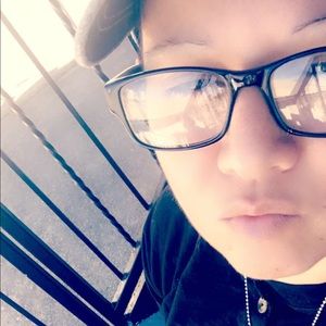 Meet your Posher, Connie