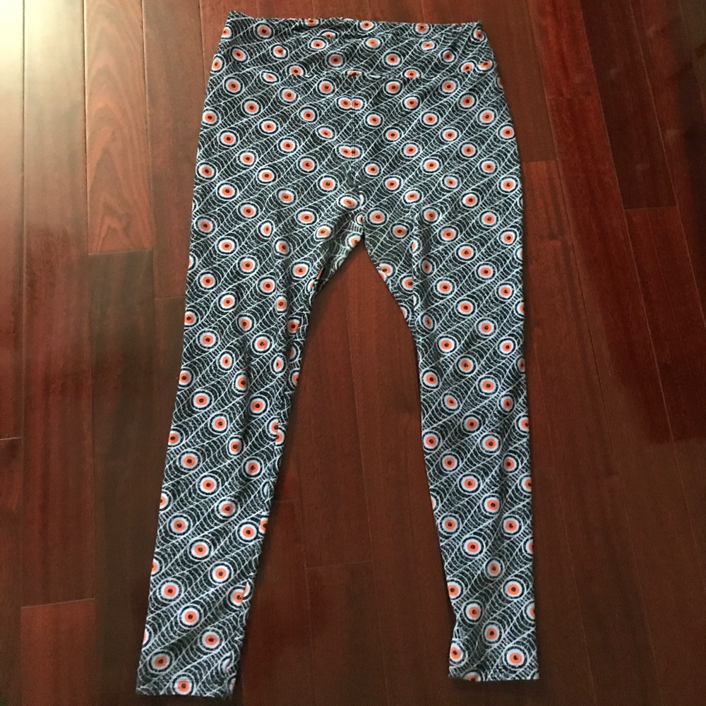 Tall and curvy lularoe leggings