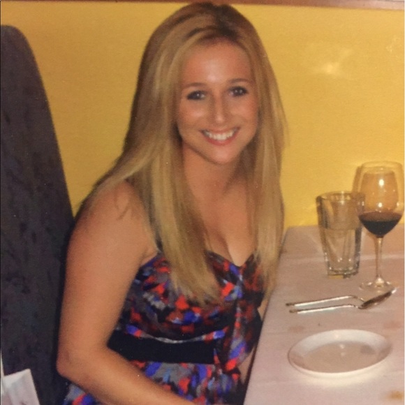 Meet your Posher, Natalie - Picture 3 of 3