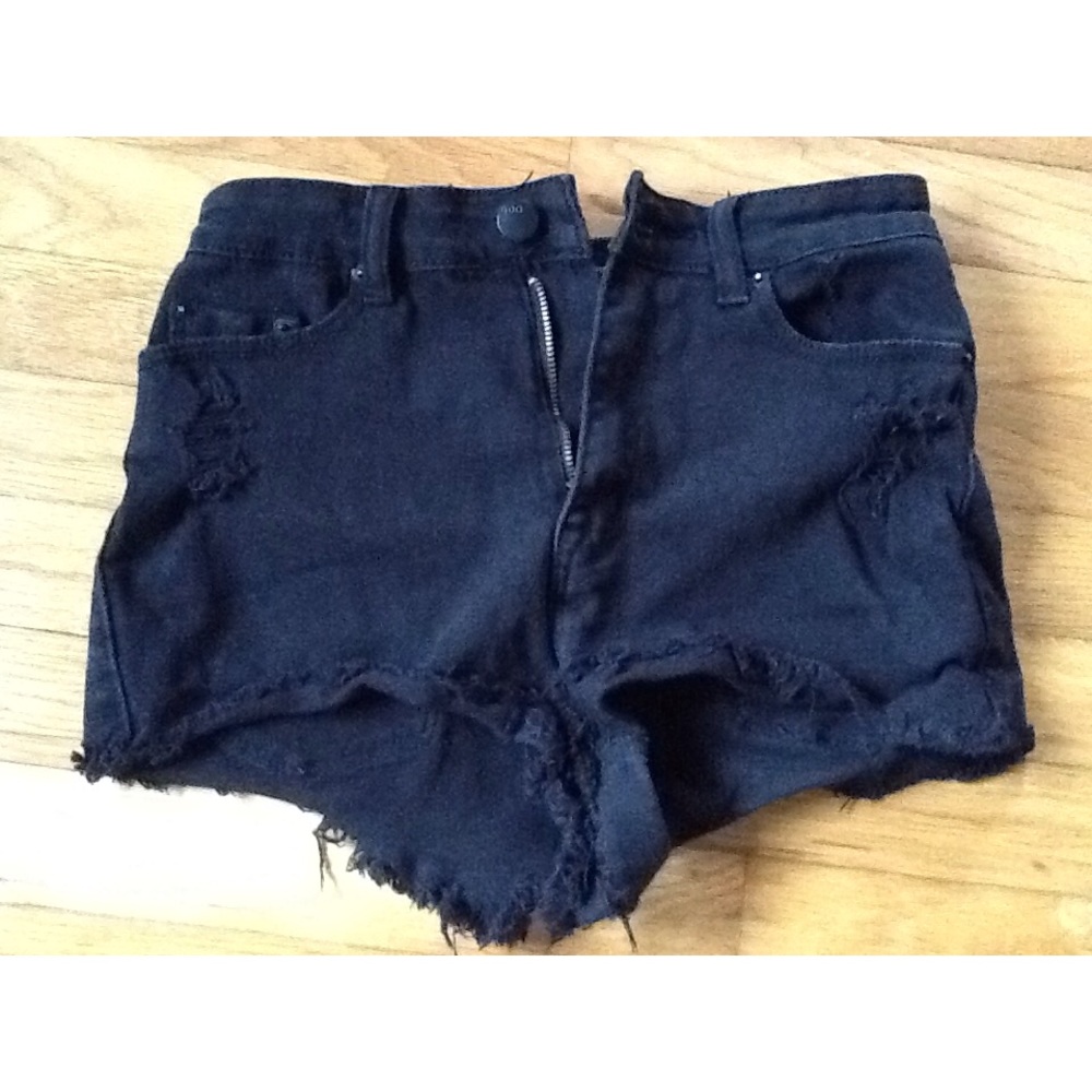 Black Distressed High Waisted Shorts ||