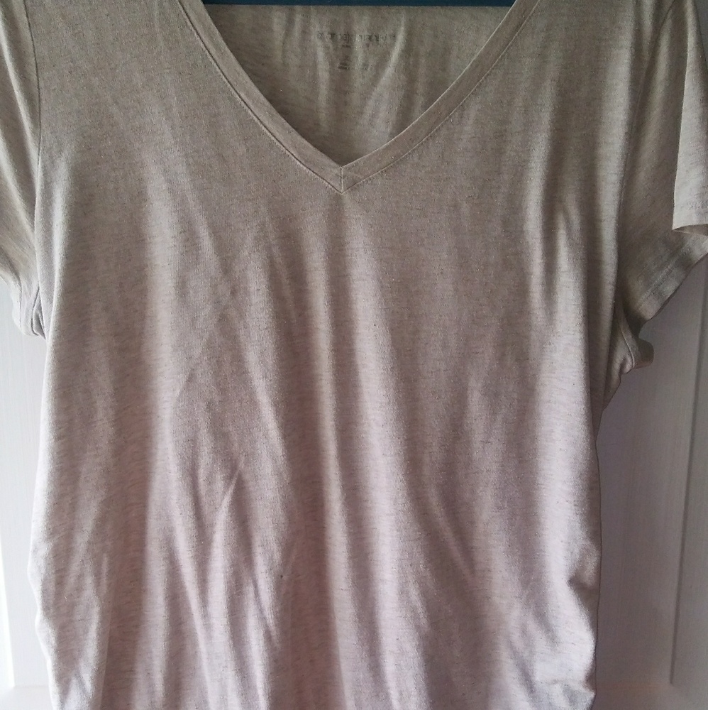 👣 Liz Lange maternity t-shirt