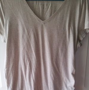 👣 Liz Lange maternity t-shirt