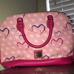 Dooney & Bourke hand bag