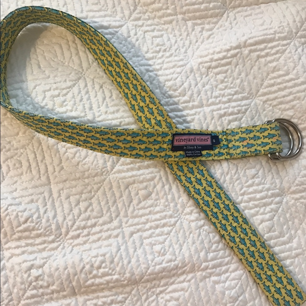 Vineyard vines belt
