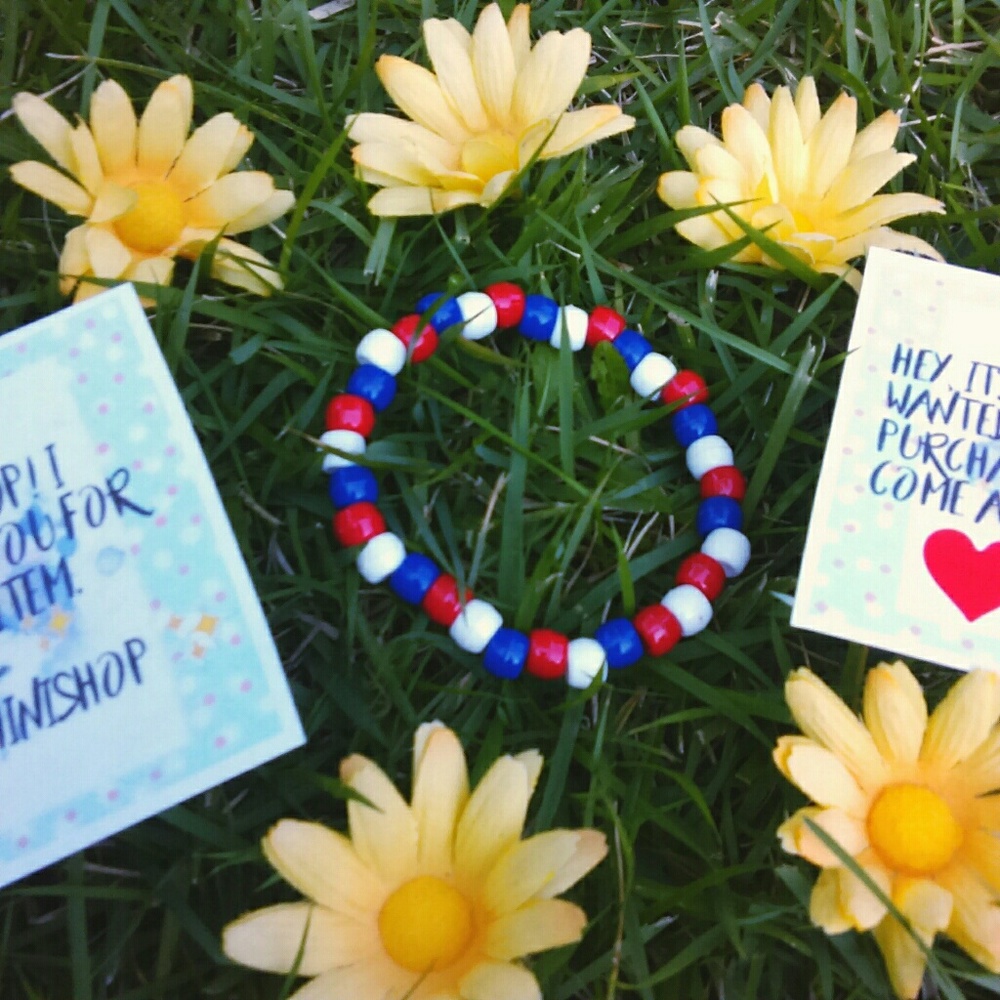 Red,White,& Blue beaded bracelet