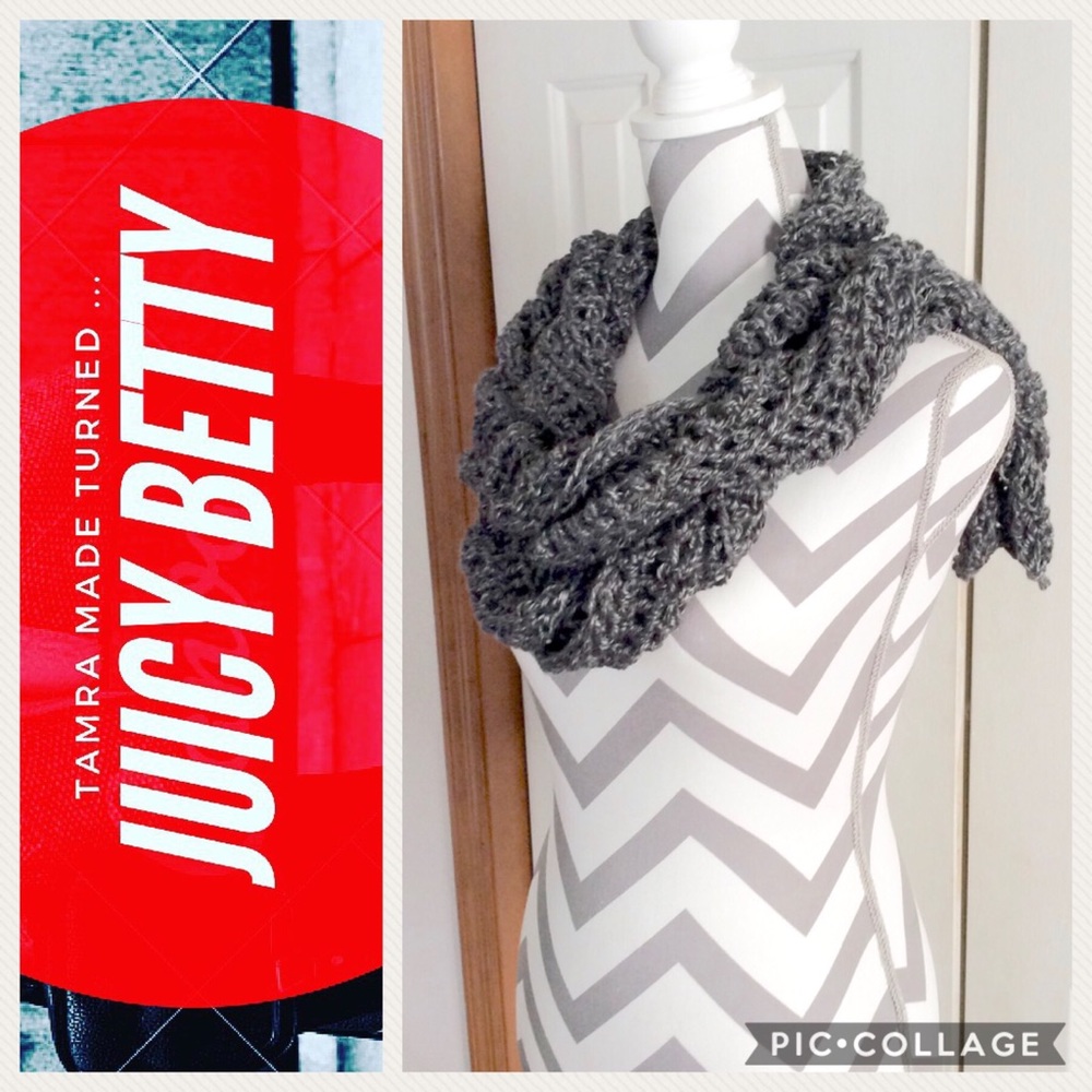 Smokey Gray Frill Scarf