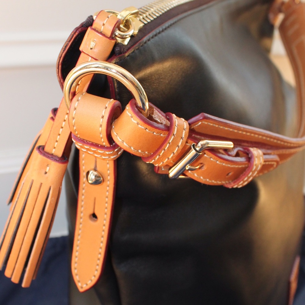 Dooney and Burke black leather hobo + wallet - Picture 2 of 5