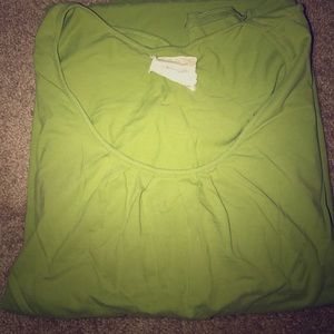 Avenue green t-shirt size 30/32
