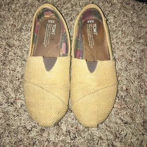 Toms