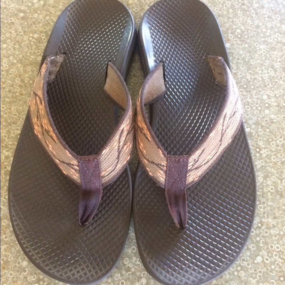 Chaco flip flops size 8