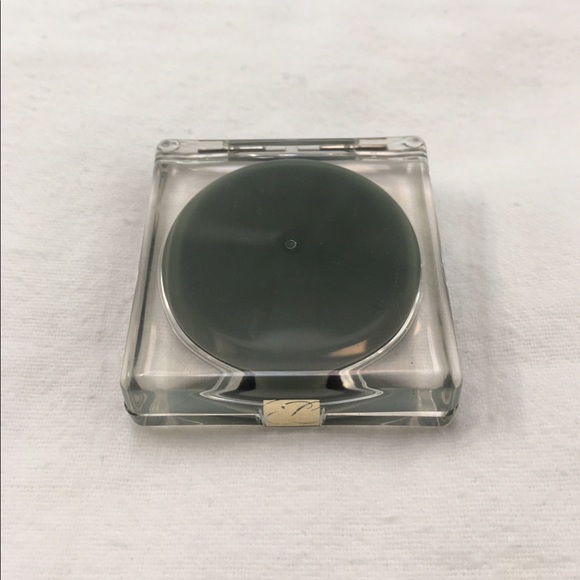 Estée Lauder eyeshadow in forest matte - Picture 3 of 4