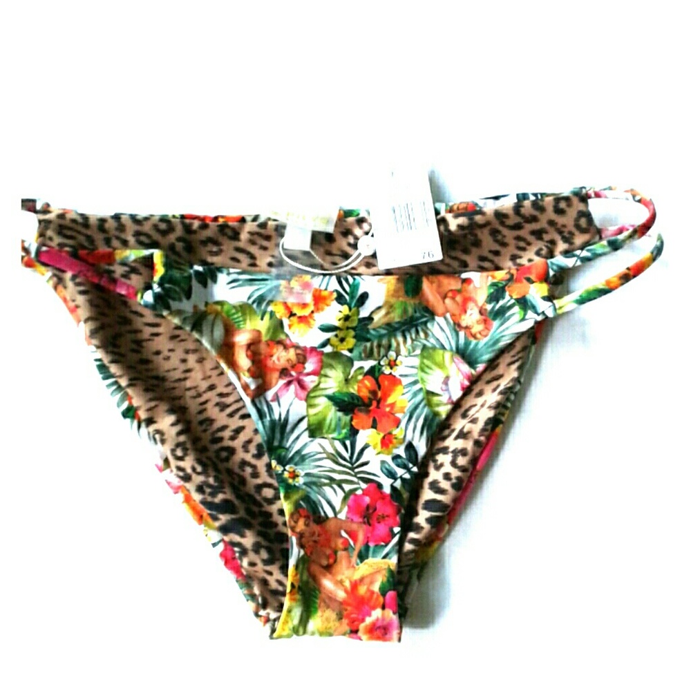 PilyQ  bikini bottom brand new with tags. Size S