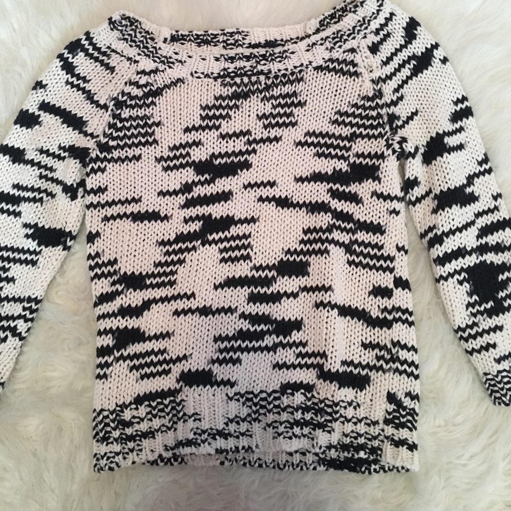 AMERICAN EAGLE SWEATER