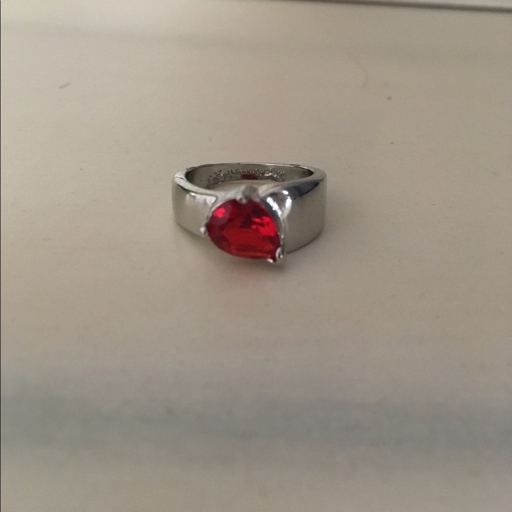 Jewelscent rhinestone ring size 5