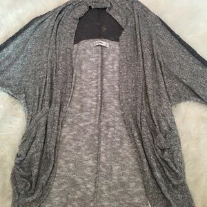 ABERCROMBIE  FLOWY CARDIGAN