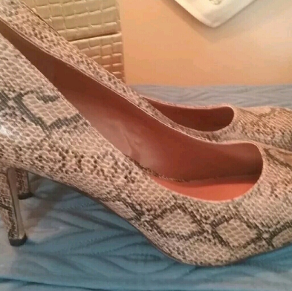 SOLD Banana Republic heels