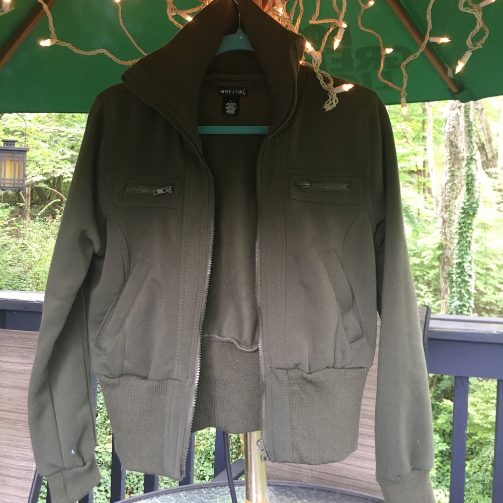 Green zip up jacket with pockets