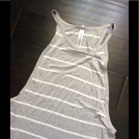 Uniquely Lorna Jane Gray Striped Top Pre Owned - Picture 2 of 5