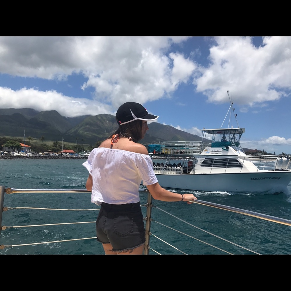 Meet your Posher, Camila