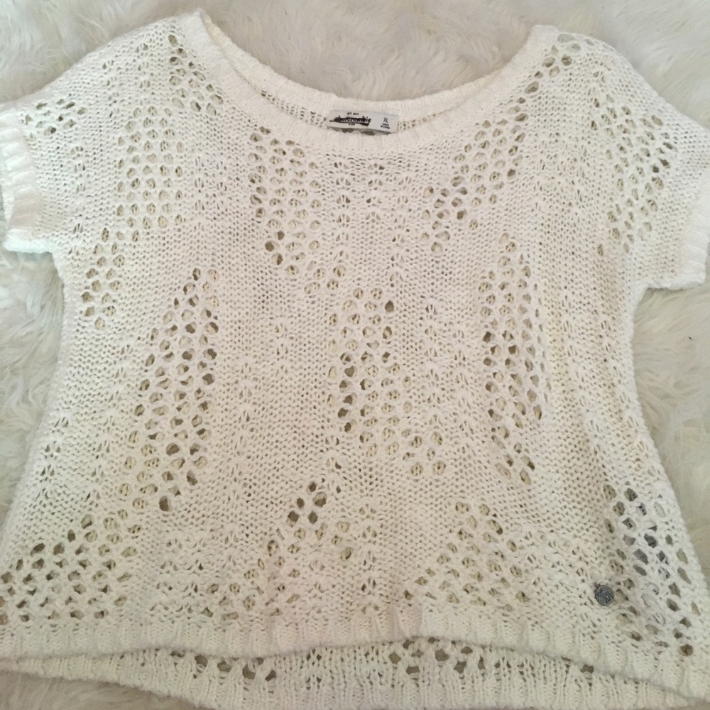 ABERCROMBIE SHORT SLEEVE SWEATER