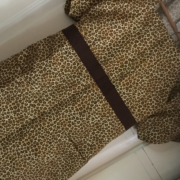 Scrub Set by Tafford -Leopard Print and Brown - Picture 3 of 4