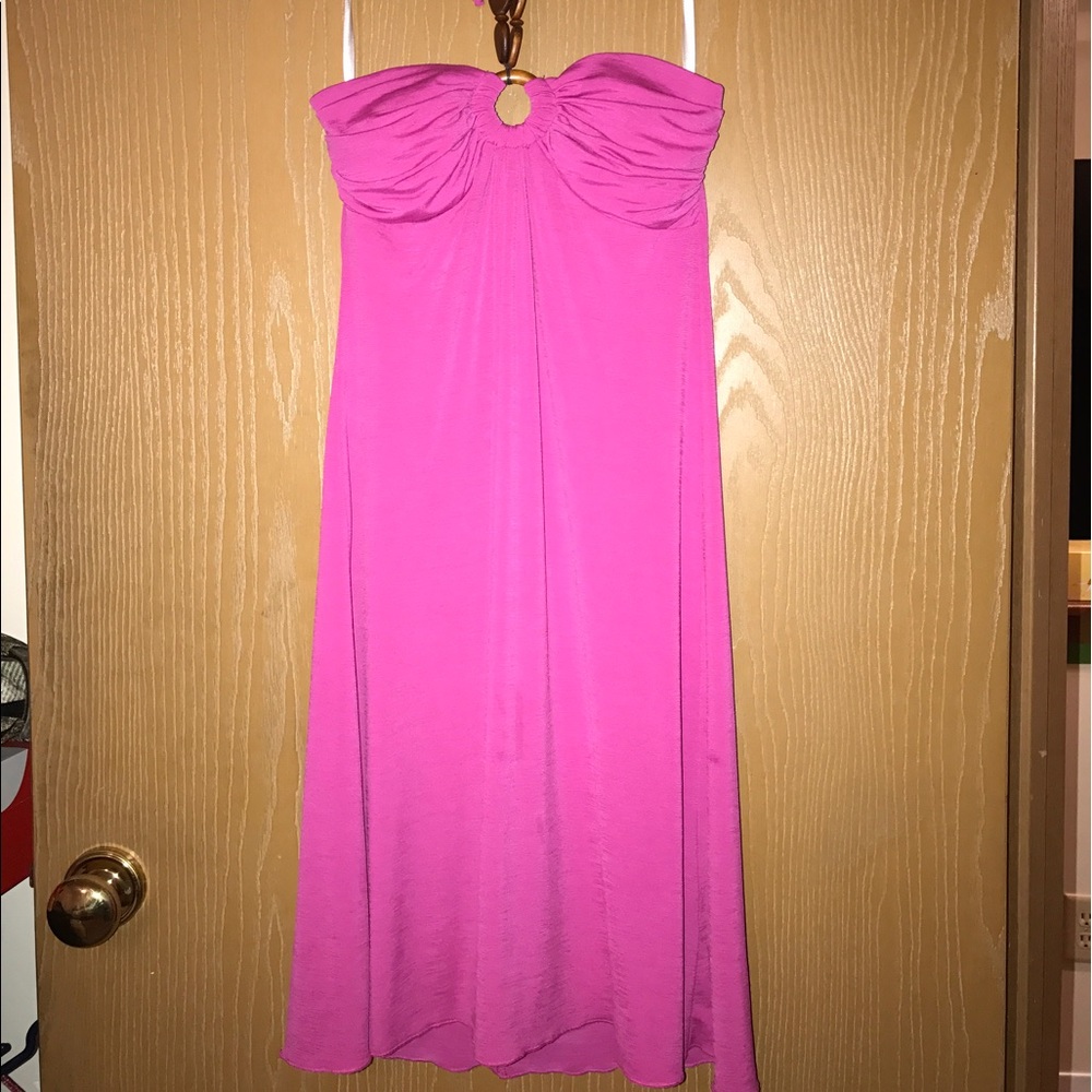 Very pretty pink dress, in excellent condition.
