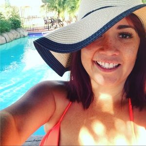 Meet your Posher, Alexandra