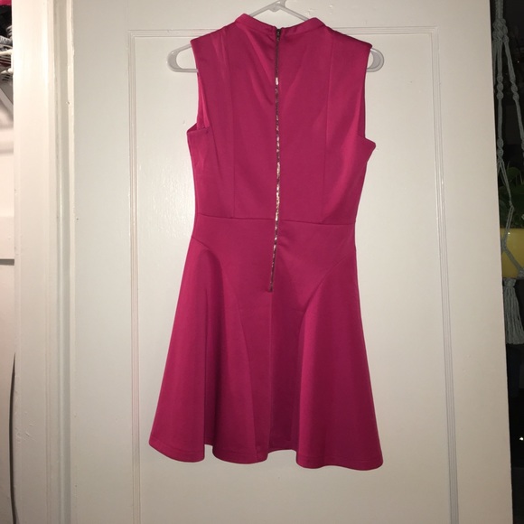 Hot pink dress - Picture 4 of 4