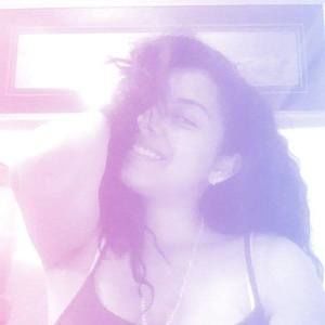 Meet your Posher, Rena