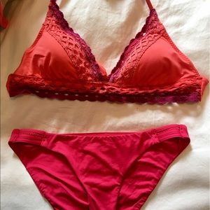 Roxy bikini set (will sell separately)