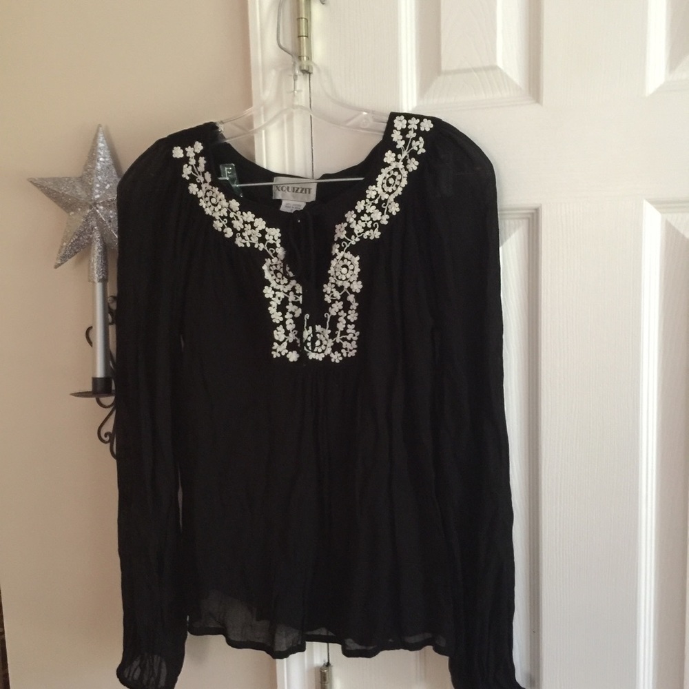 Xquizzit Black & White Blouse