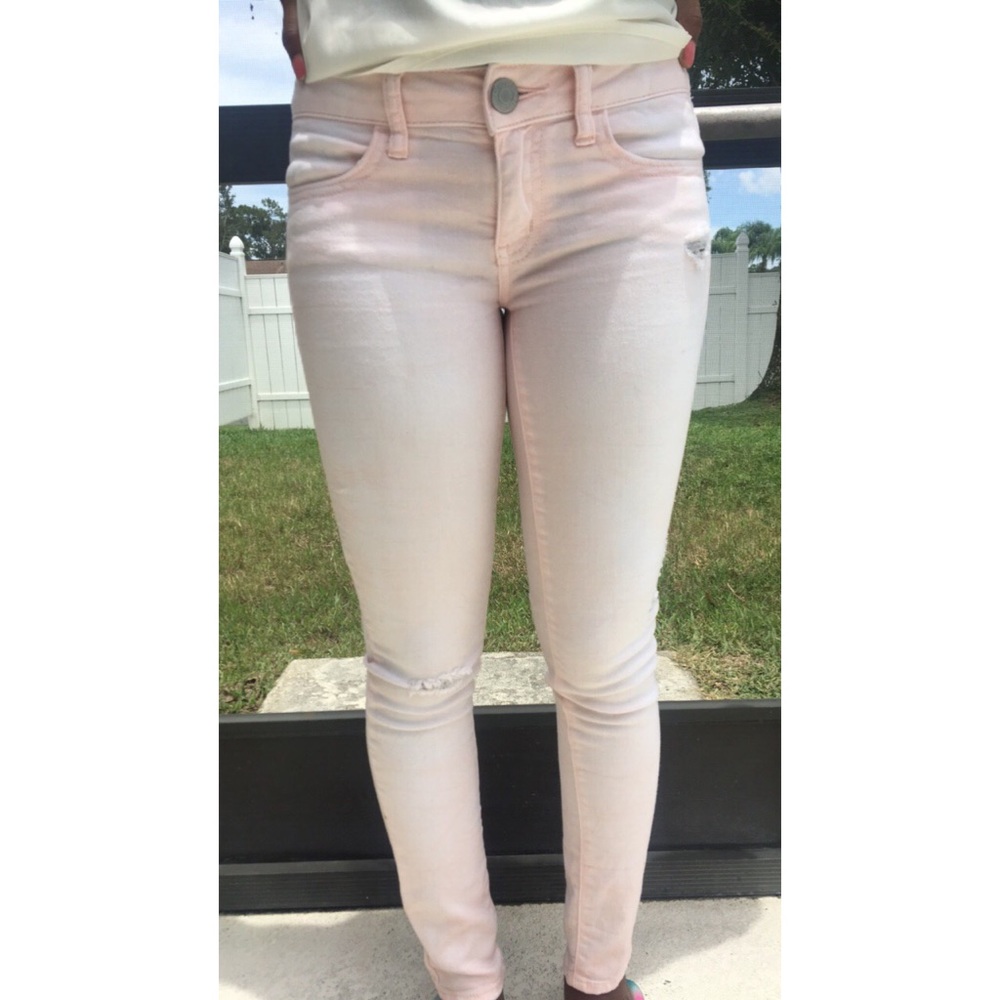 Great condition🔥 Light pink/white jeans.