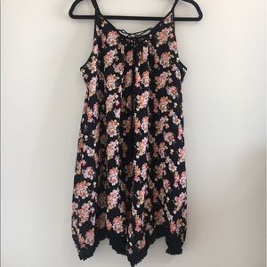 Black and pink pocket flower dress 🌸
