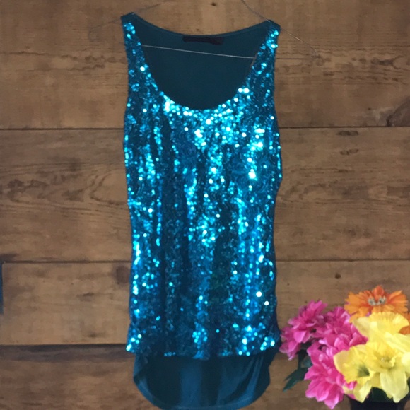 ππ₯THE LIMITED RAZOR BACK TOPππ₯ - Picture 1 of 3