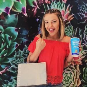 Meet your Posher, Amanda